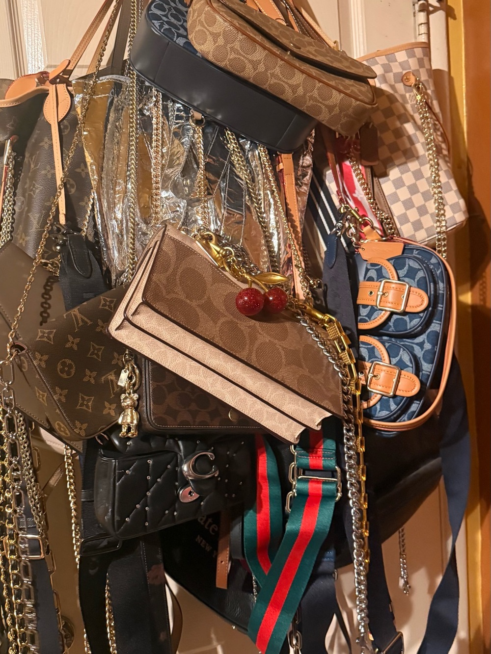 Coach to many purses trying to clean my closet spent to much money Shop alcholic